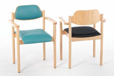 Gepolsterte Armlehnenstühle aus Holz